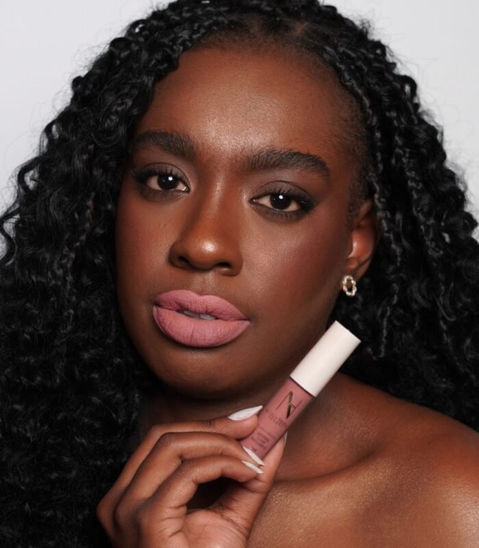 Lipstick-multifuncional-rosa-charm2-min